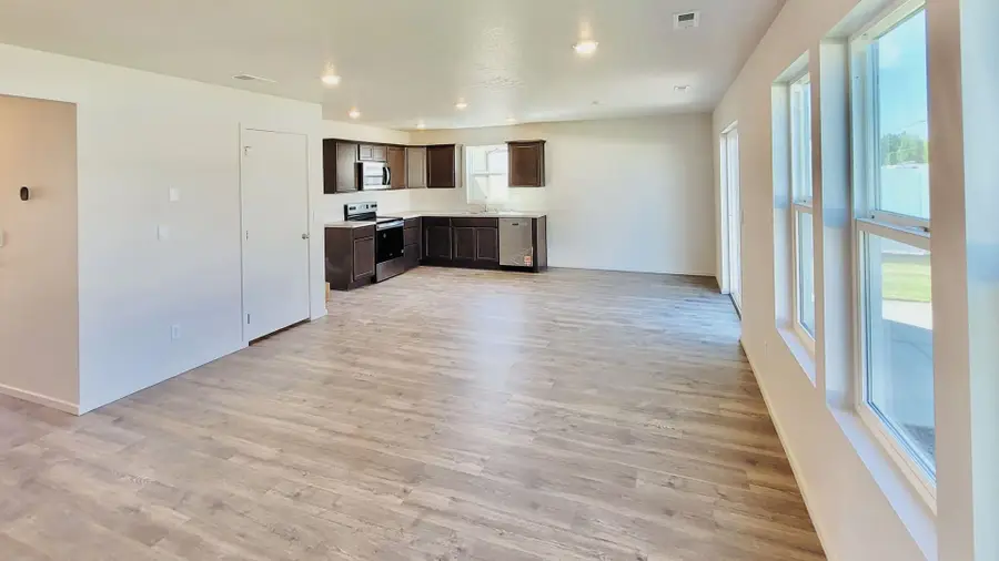 1524 E A St, Deer Park, WA 99006 - #3