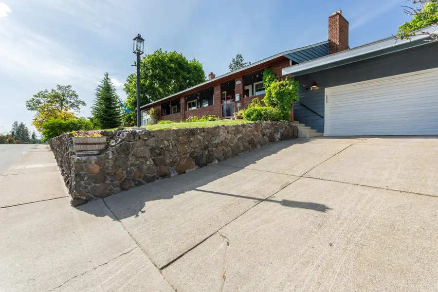 1519 E 29th Ave, Spokane, WA 99203 - #3
