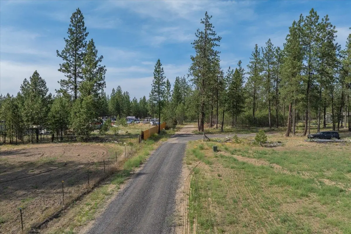 5123 E Chattaroy Rd, Chattaroy, WA 99003 - #1