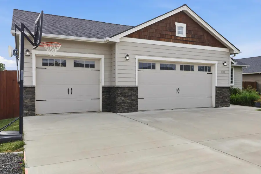 1117 N Main St, Deer Park, WA 99006 - #3