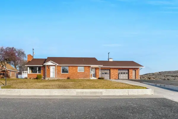 319 E 3rd Ave, Lind, WA 99341