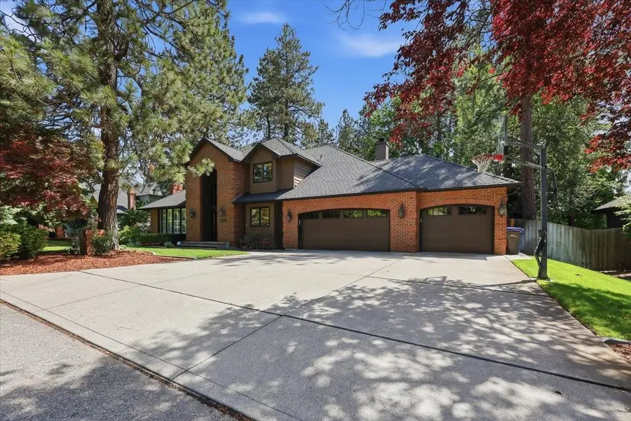 6321 S Auer St, Spokane, WA 99223 - #3