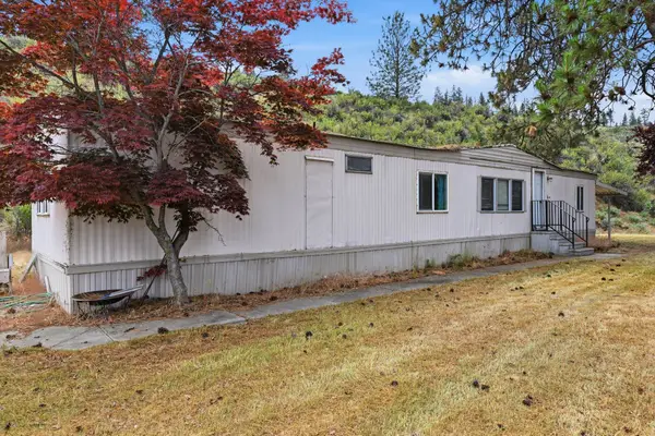 31884 E Phillips Ln, Davenport, WA 99122