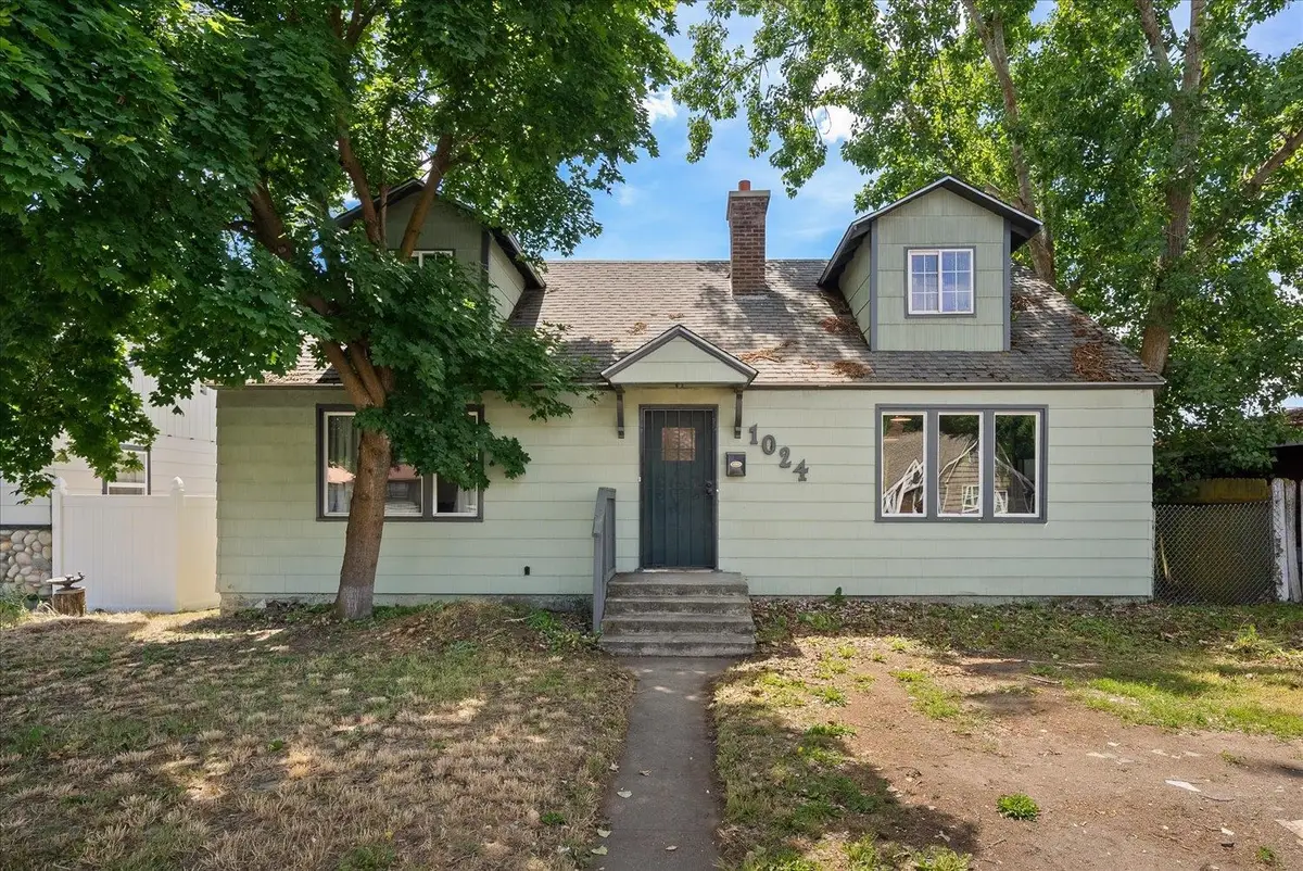 1024 E Wellesley Ave, Spokane, WA 99207 - #1