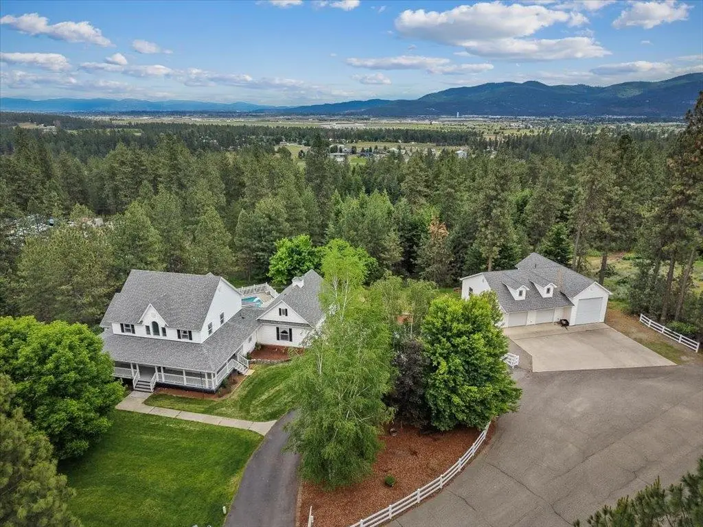 8704 N Malvern Rd, Newman Lake, WA 99025 - #1