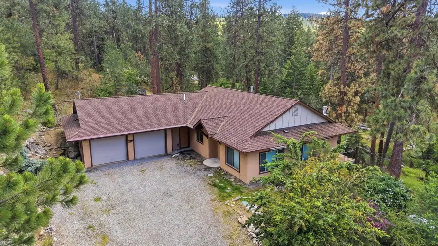 7710 E Beverly Dr, Spokane Valley, WA 99212 - #2