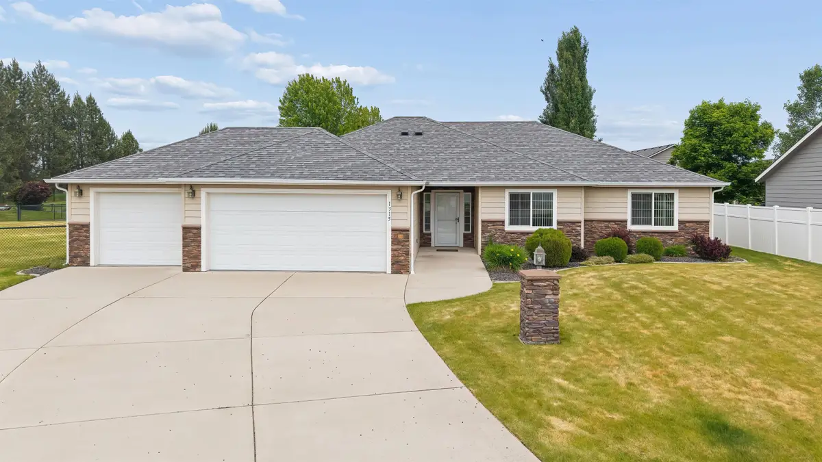 1315 E Cascade Ct, Deer Park, WA 99006 - #1