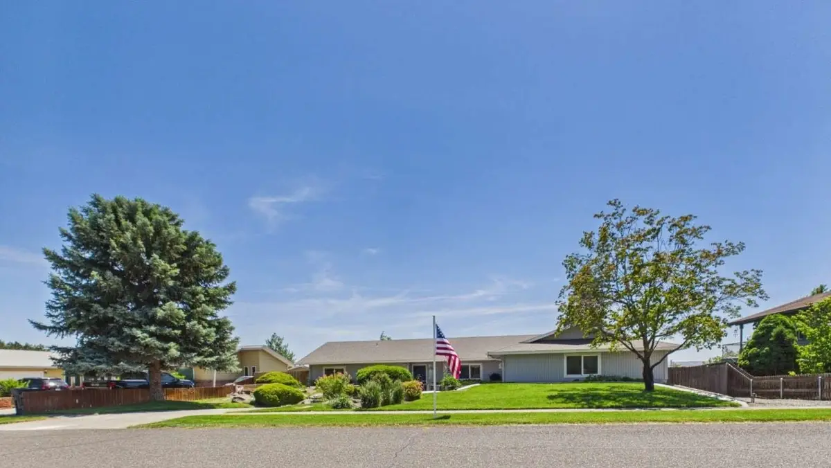 4710 Desert Plateau Dr, Pasco, WA 99301 - #1