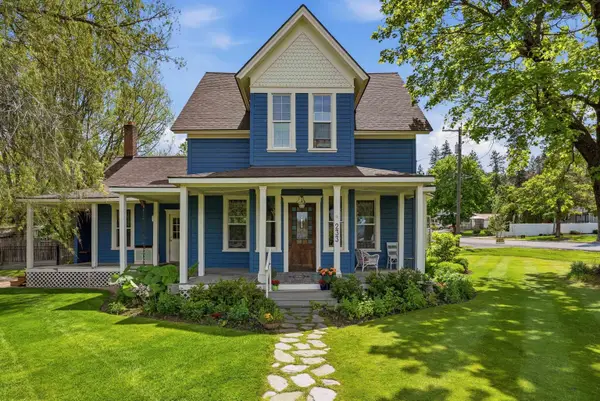 233 W Pacific St, Rockford, WA 99030