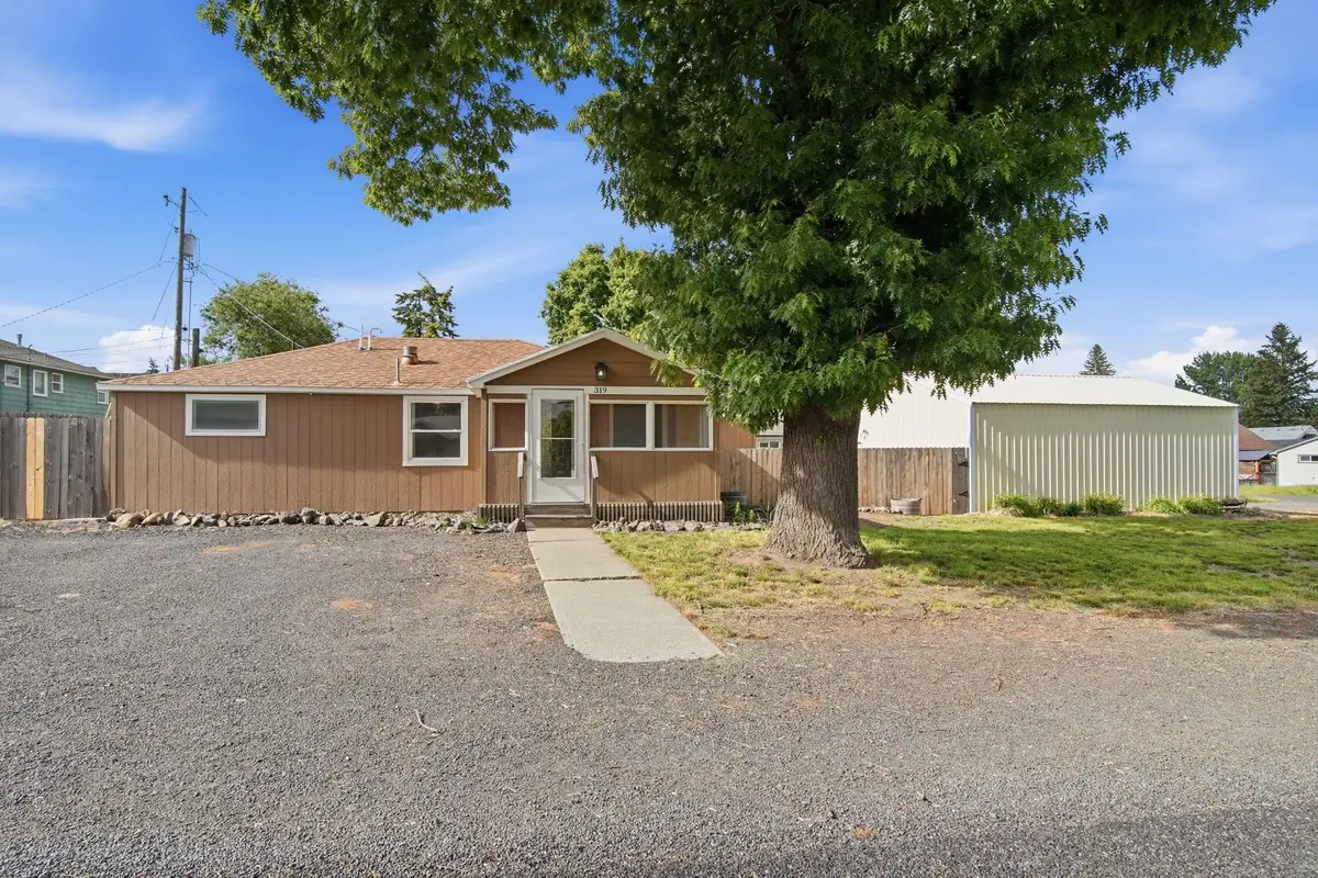 319 E Spence St, Medical Lake, WA 99022 - #1