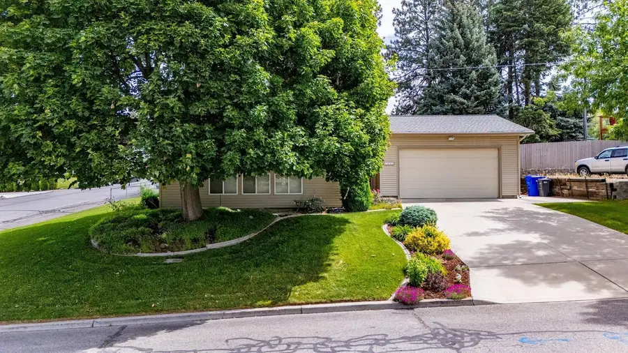1807 S Fawn Dr, Spokane Valley, WA 99206 - #2