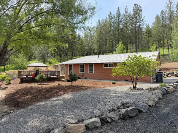 32765 N Rays Pl, Davenport, WA 99122