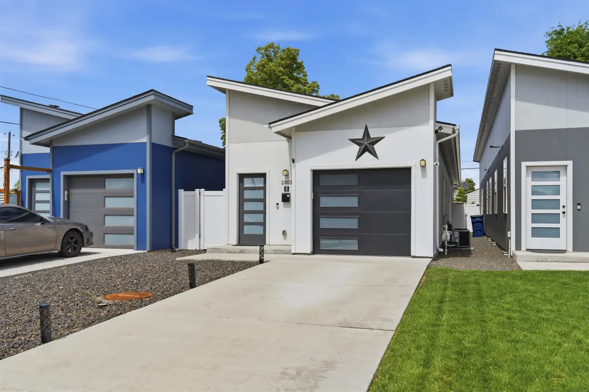 2303 E Longfellow Ave, Spokane, WA 99207 - #1
