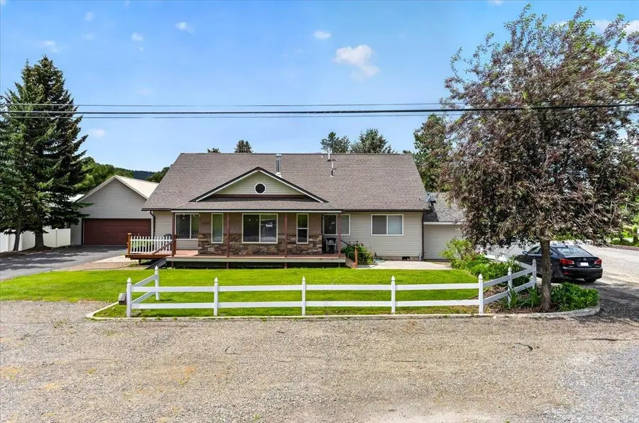 1005 N 3rd E St, Chewelah, WA 99109 - #2
