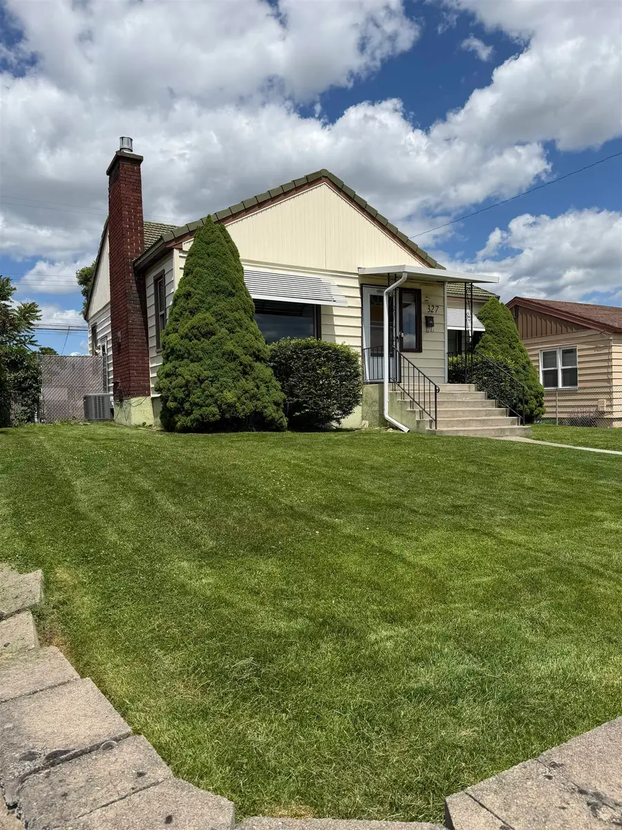 327 E Garland Ave, Spokane, WA 99207 - #3