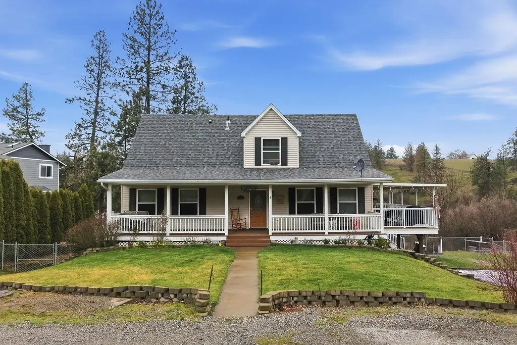 227 E Stringham Rd, Rockford, WA 99030 - #1