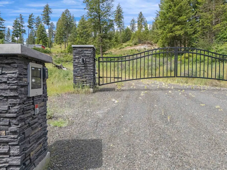 9630 S Sands Rd, Valleyford, WA 99036 - #3