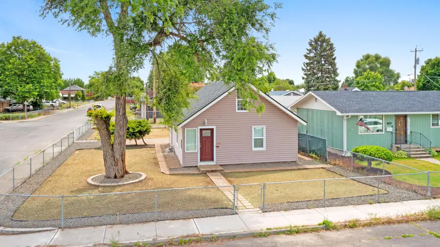 1742 E Sanson Ave, Spokane, WA 99207 - #2