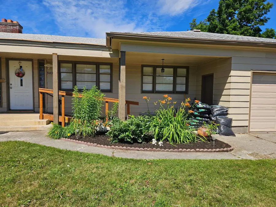 3421 N Center Rd, Millwood, WA 99212 - #2