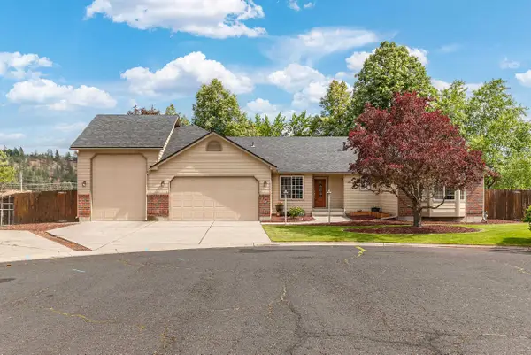 7303 W Links Ct, Nine Mile Falls, WA 99026