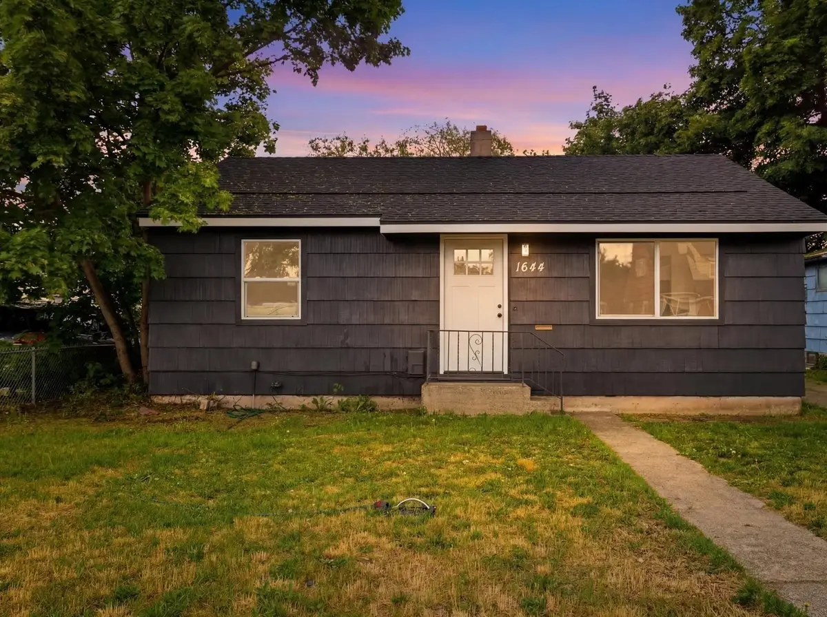 1644 E Longfellow Ave, Spokane, WA 99207 - #1