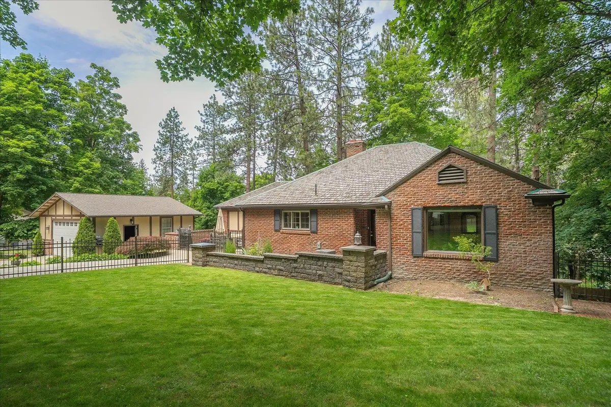2107 E 16th Ave, Spokane, WA 99203 - #1