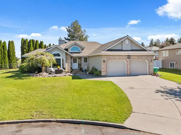 9712 W Masters Ln, Cheney, WA 99004