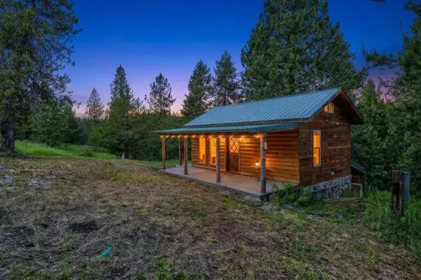 5099 L Allen Rd, Springdale, WA 99173