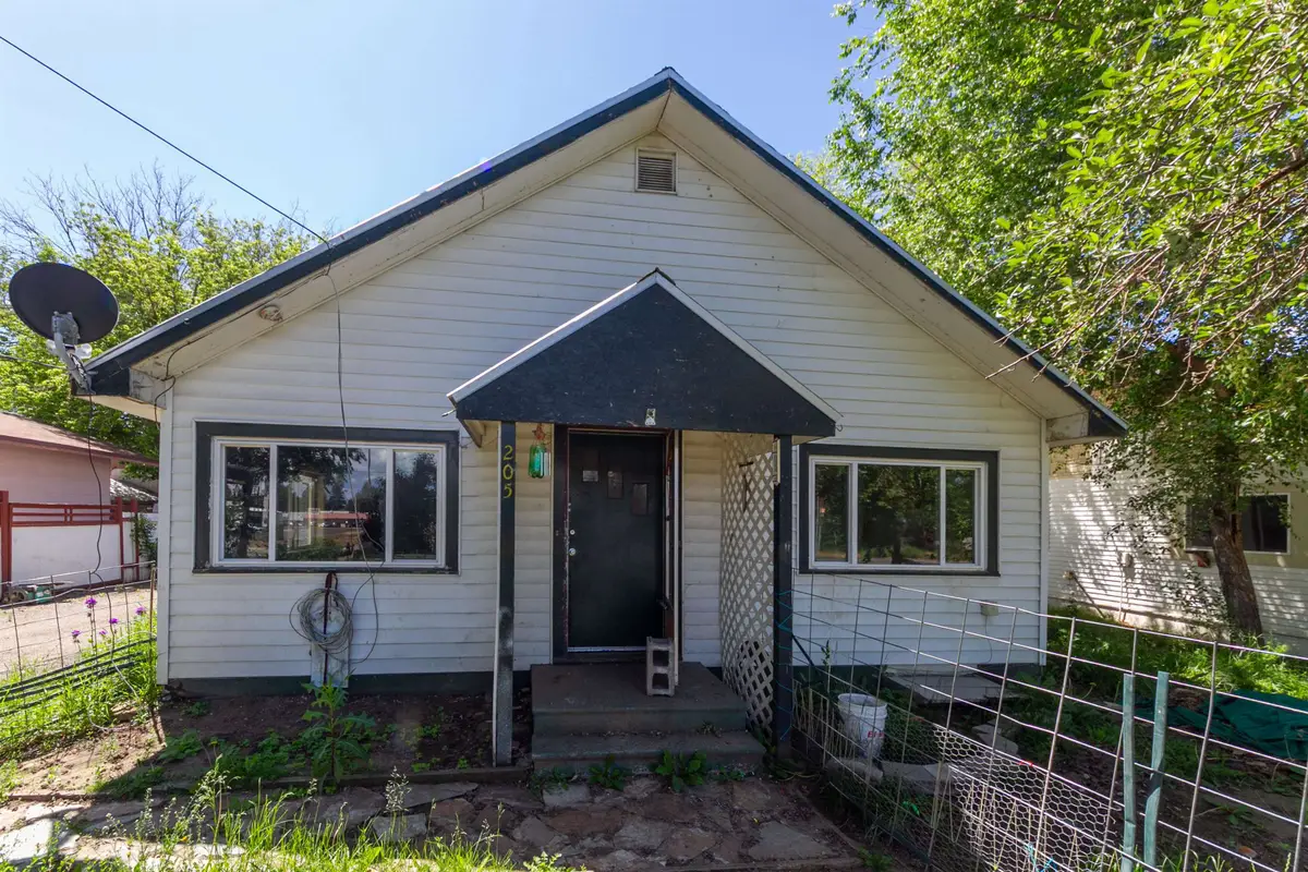 205 W Crawford Ave, Deer Park, WA 99006 - #1