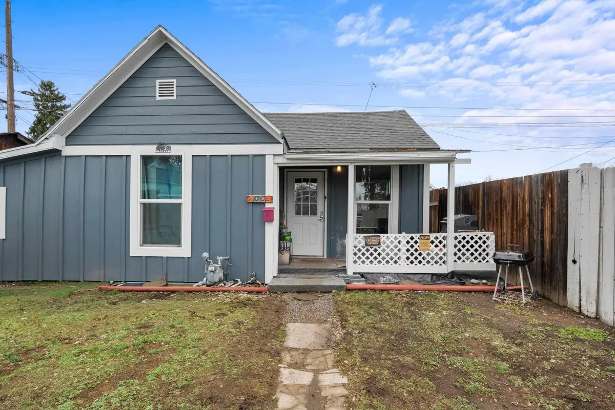 2009 W Mansfield Ave, Spokane, WA 99205 - #1