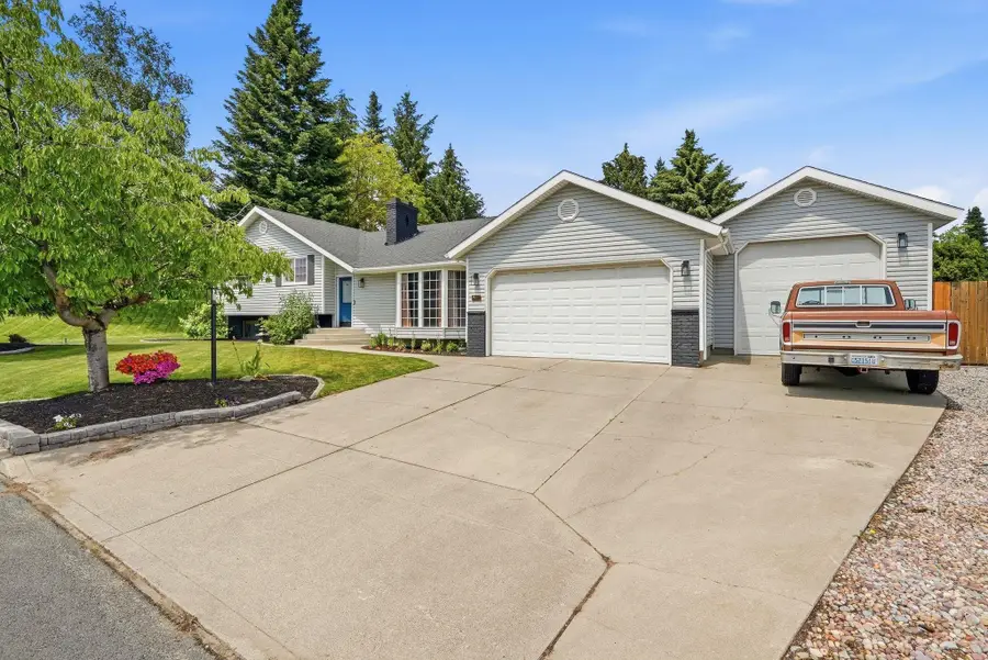 6110 W Ridgecrest Dr, Spokane, WA 99208 - #3
