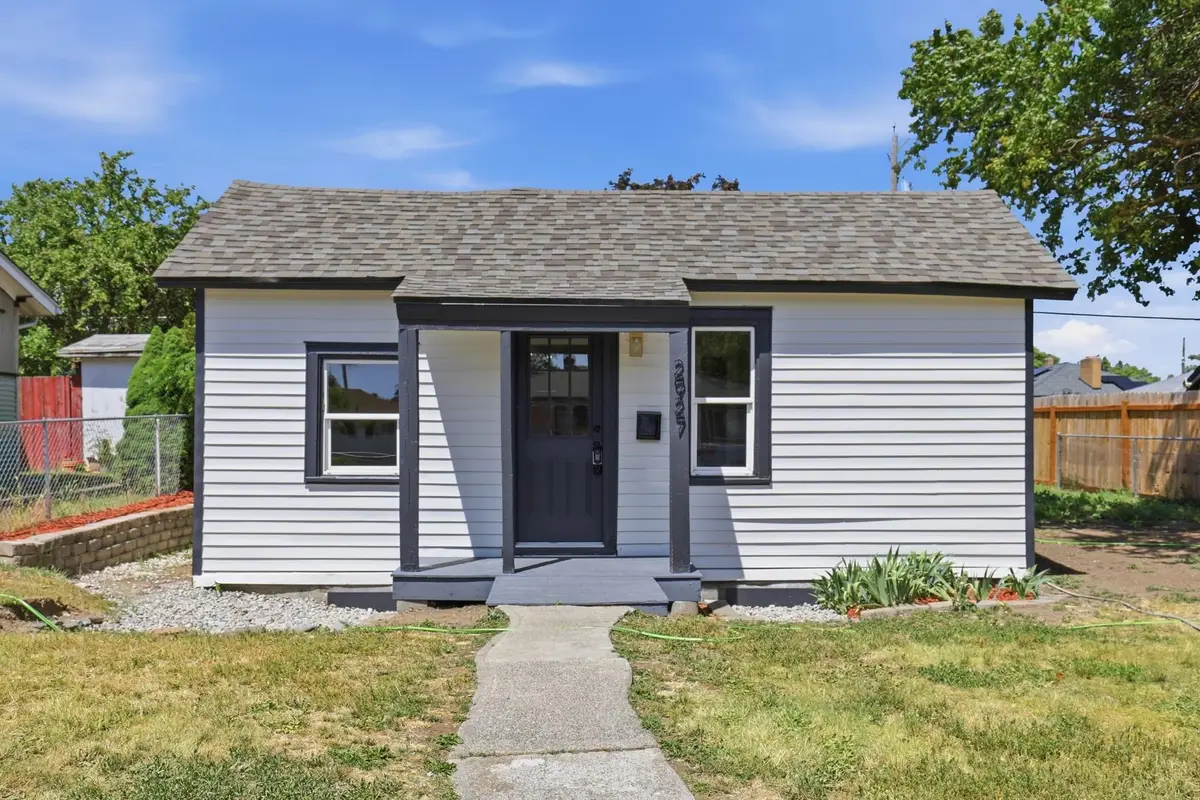 2927 E Columbia Ave, Spokane, WA 99208 - #1