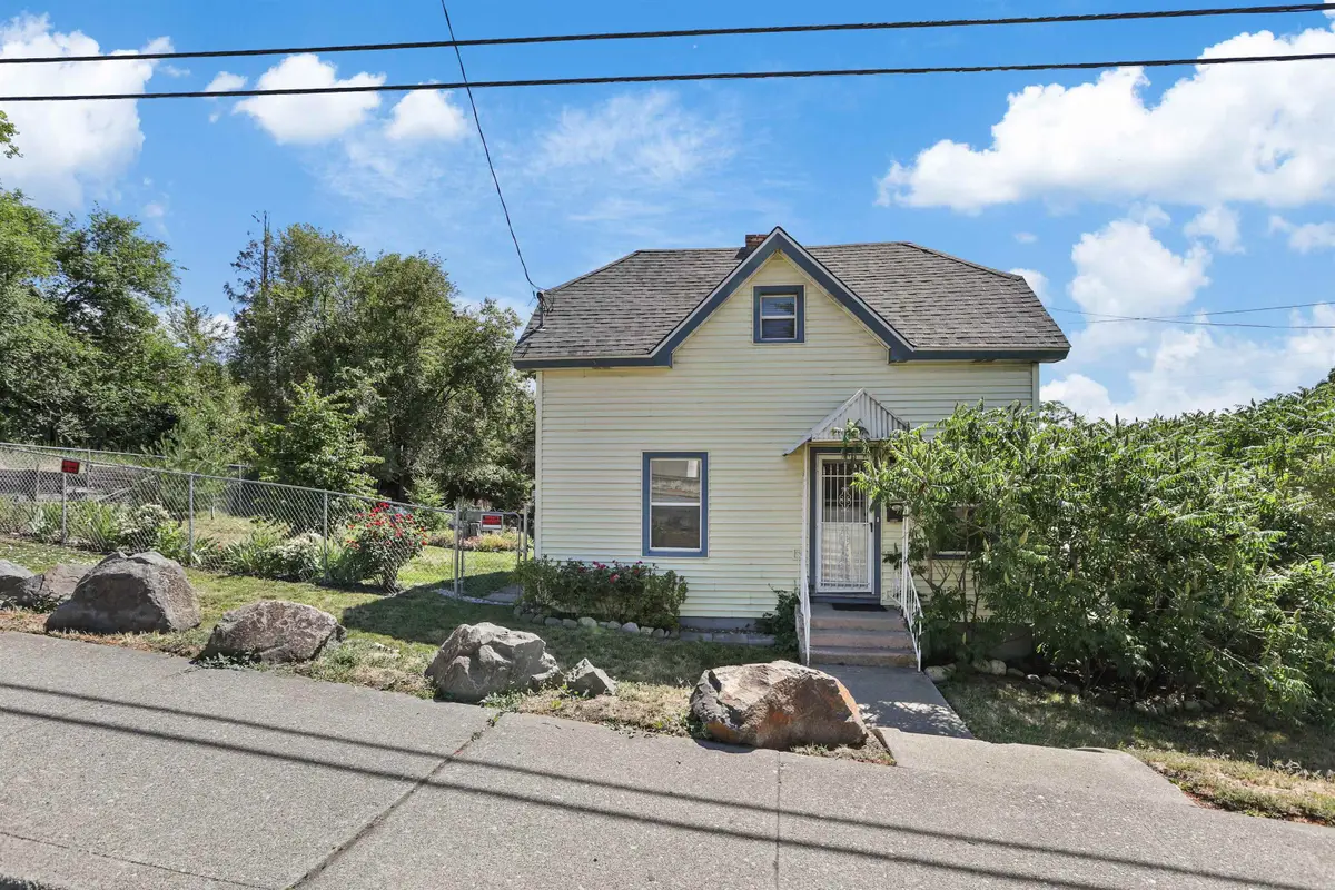 2030 N Perry St, Spokane, WA 99207 - #1