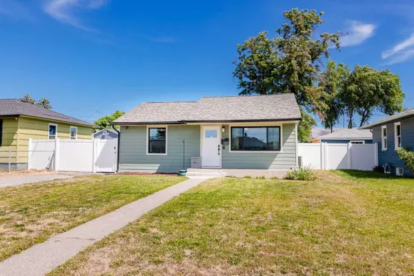 1323 E Longfellow Ave, Spokane, WA 99207