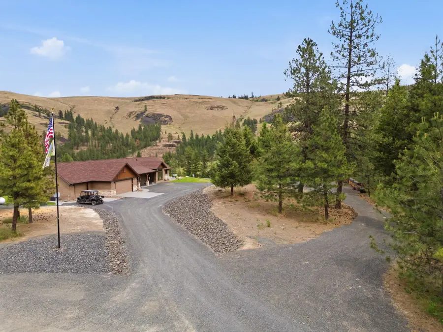 34951 Sharptail Ln, Davenport, WA 99122 - #2