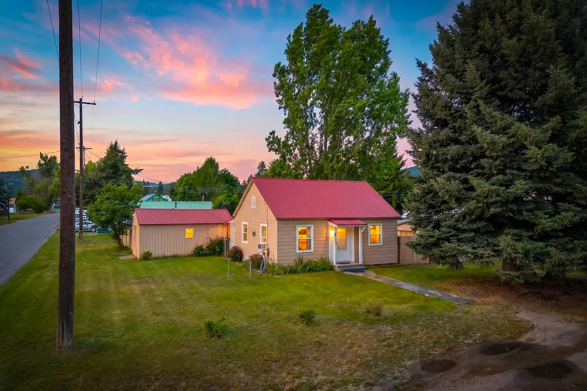 208 W Jenkins Ave, Chewelah, WA 99109 - #1