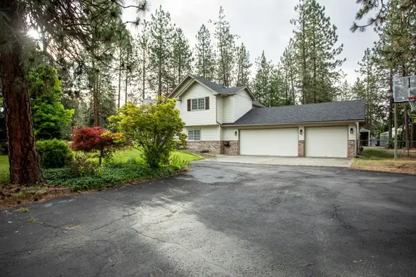 16810 N Wylie Dr, Nine Mile Falls, WA 99026