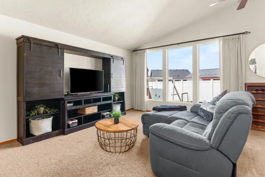 1613 E 2nd St, Deer Park, WA 99006 - #2