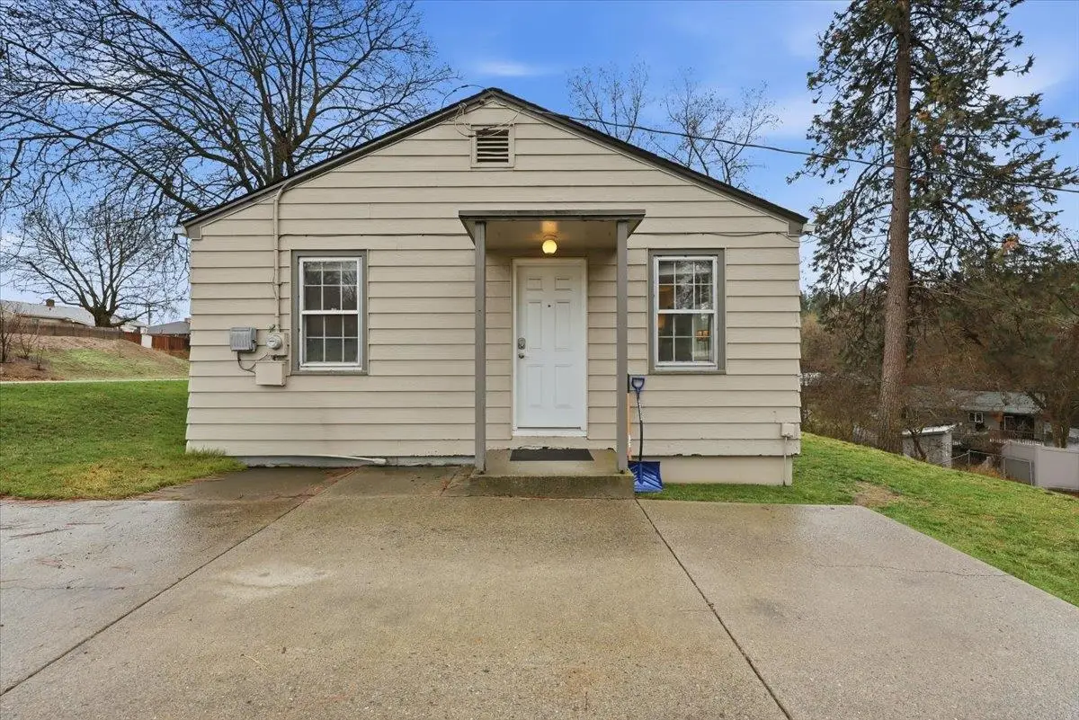 3105 W Rosamond Ave, Spokane, WA 99224 - #1