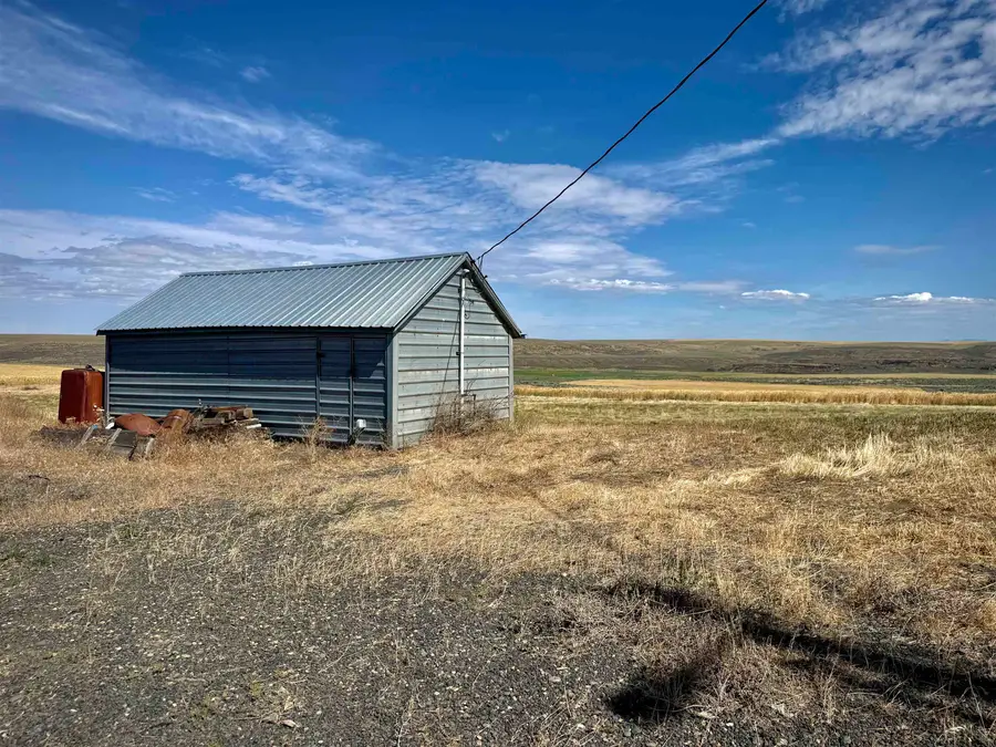7603 N Coyote Heights Rd, Odessa, WA 99159 - #3