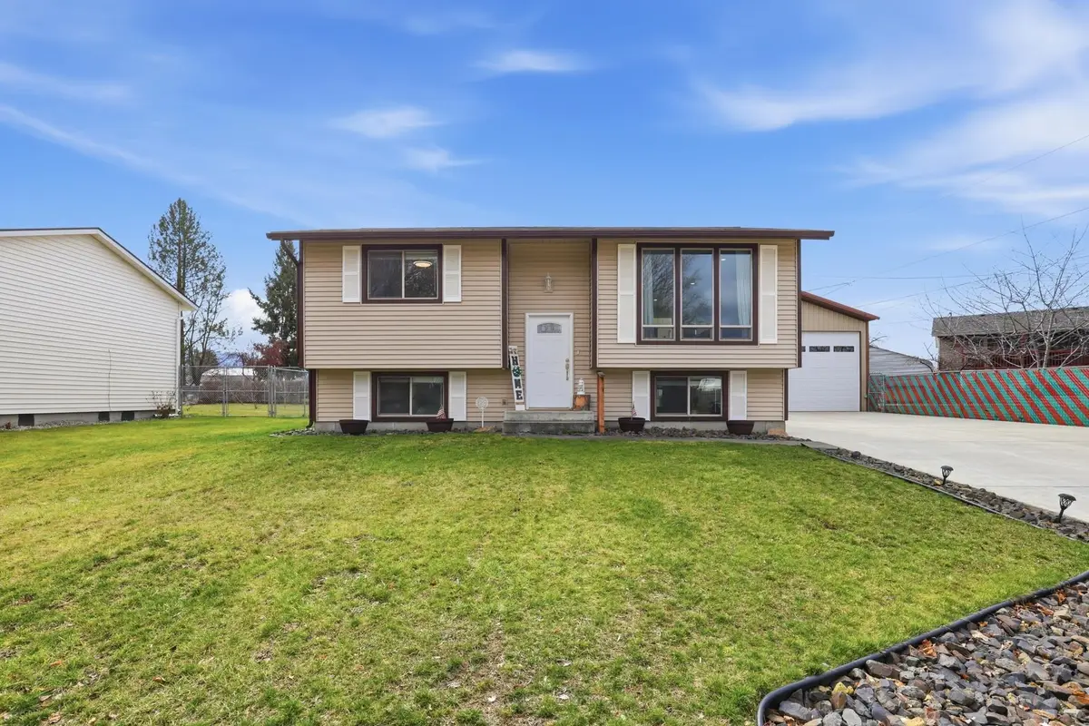18104 E Maxwell Ave, Spokane Valley, WA 99016 - #1