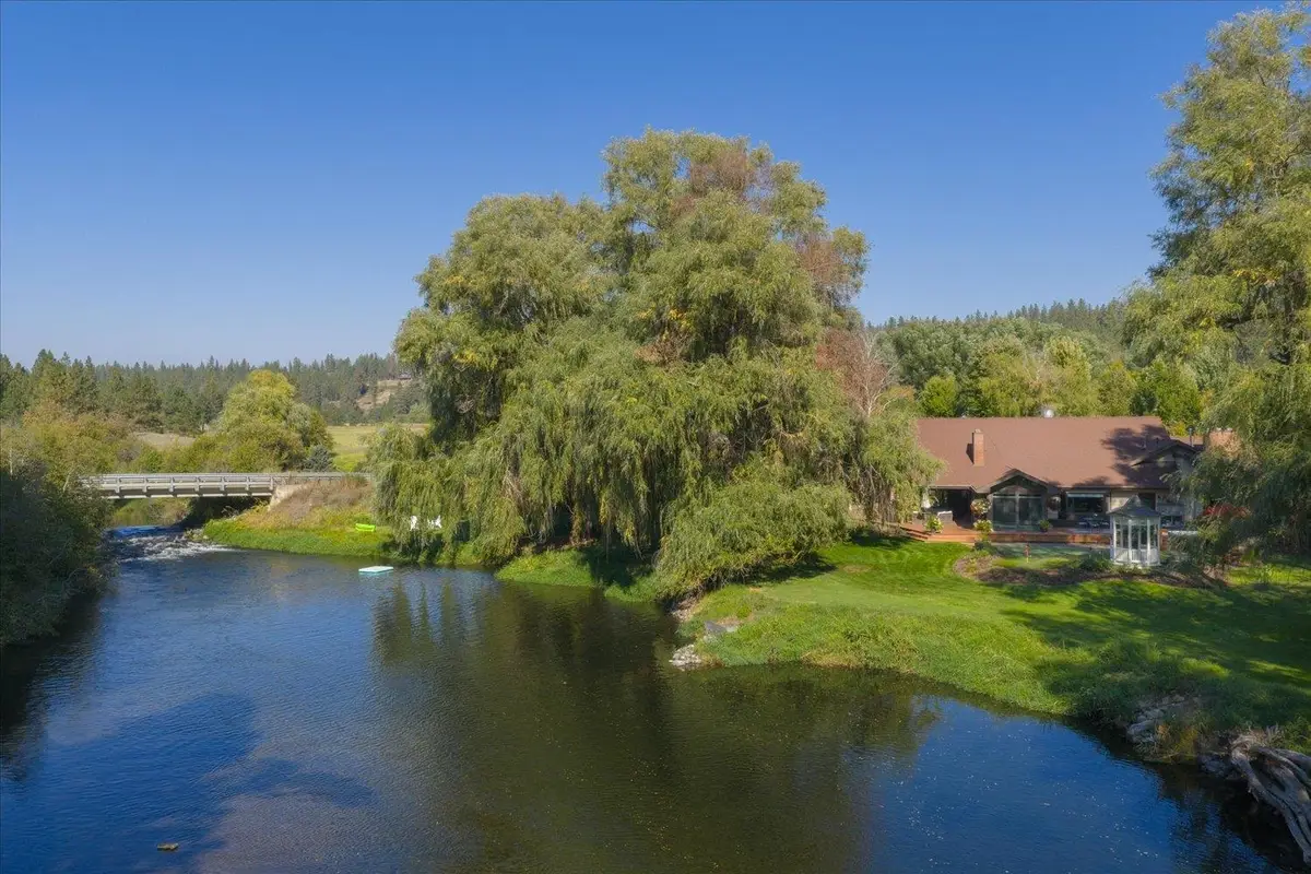 3207 E River Glen Dr, Colbert, WA 99005 - #1