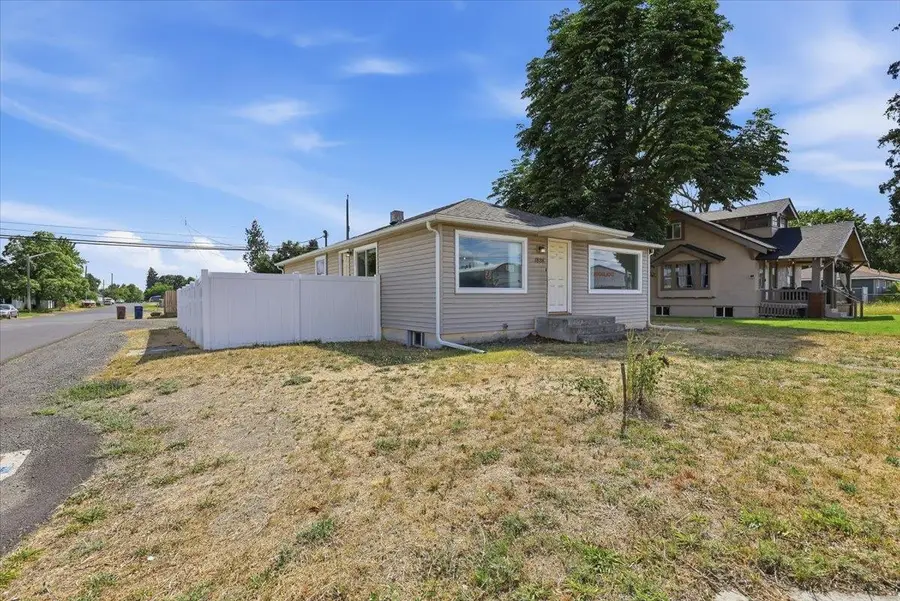 1828 E Francis Ave, Spokane, WA 99208 - #2