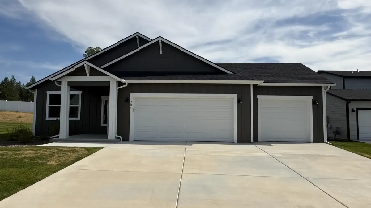 706 E 4th St, Deer Park, WA 99006 - #1