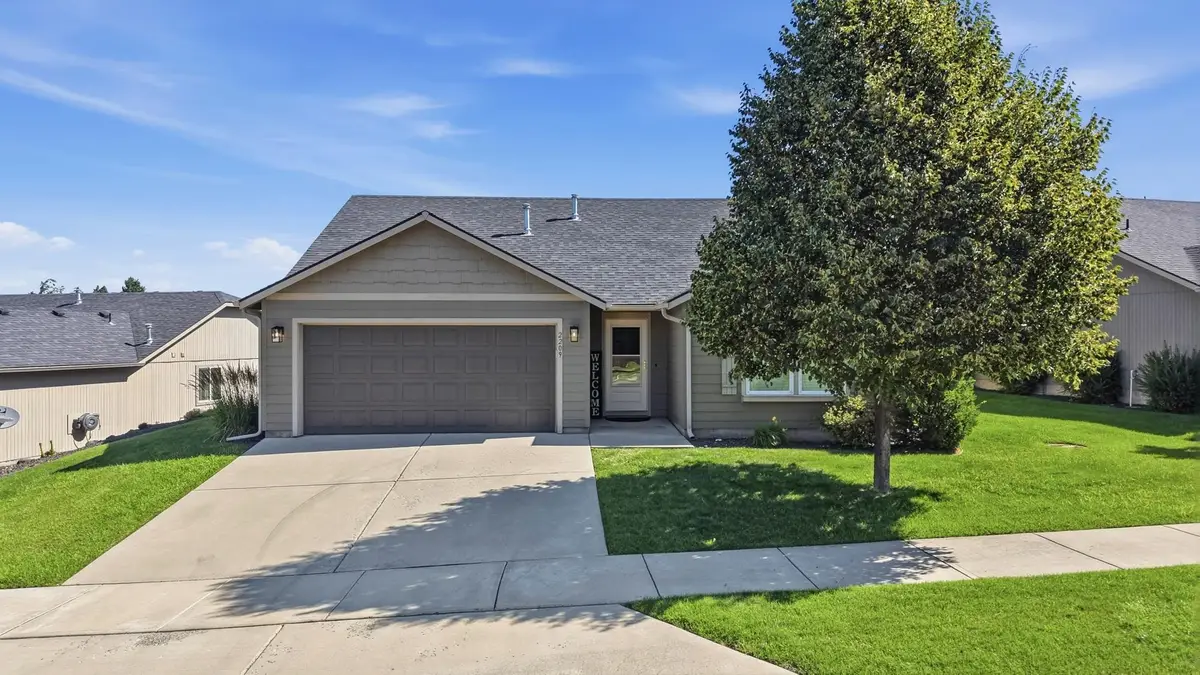 2209 S Lloyd Ct, Spokane, WA 99223 - #1