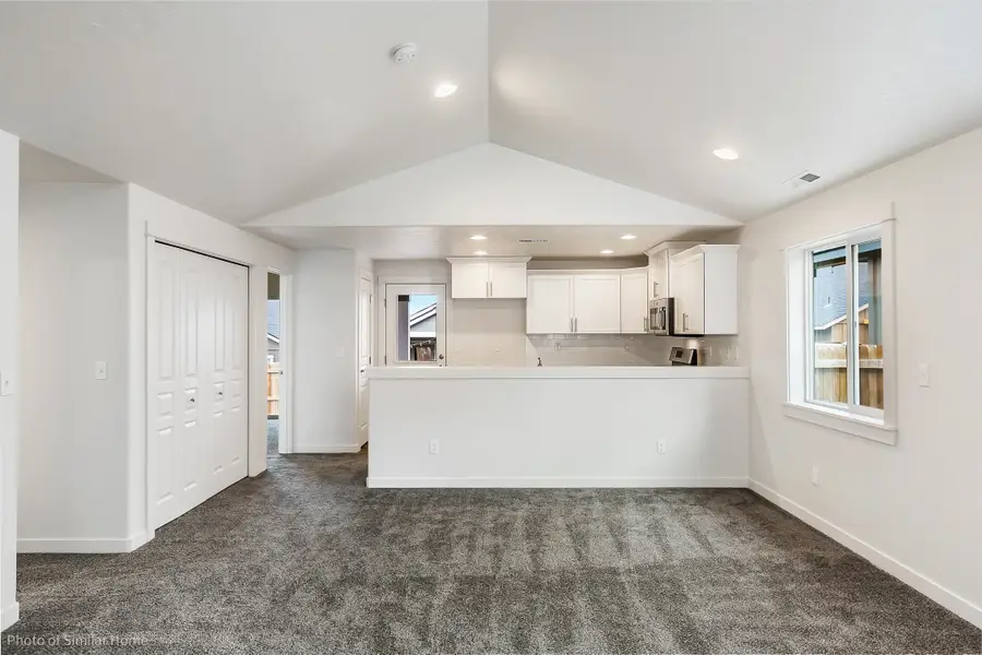 514 N Viewmont Ct, Greenacres, WA 99016 - #2