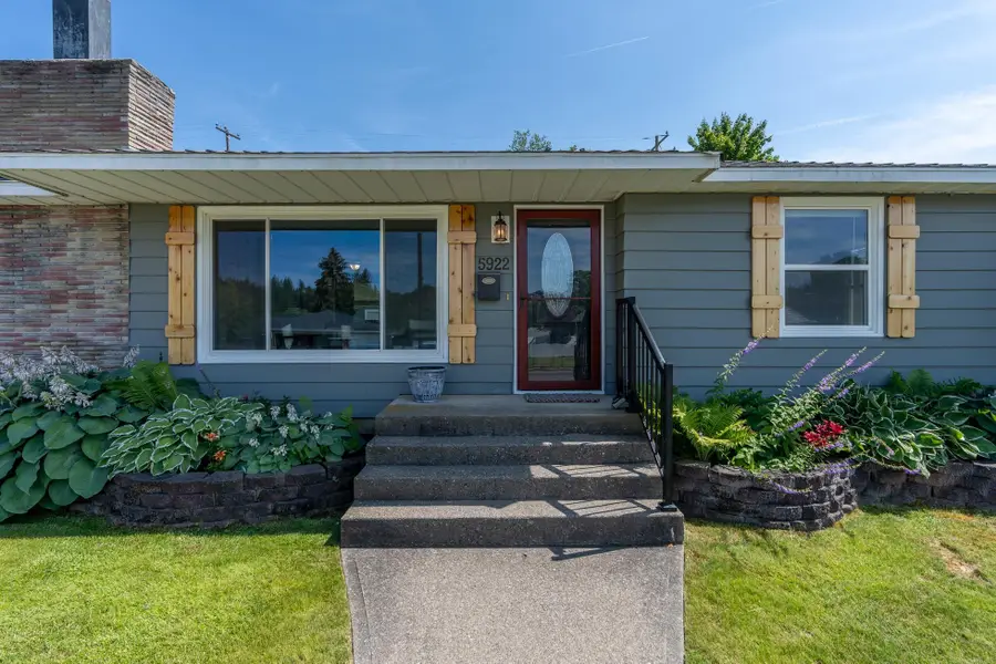 5922 N Montevista Pl, Spokane, WA 99205 - #2