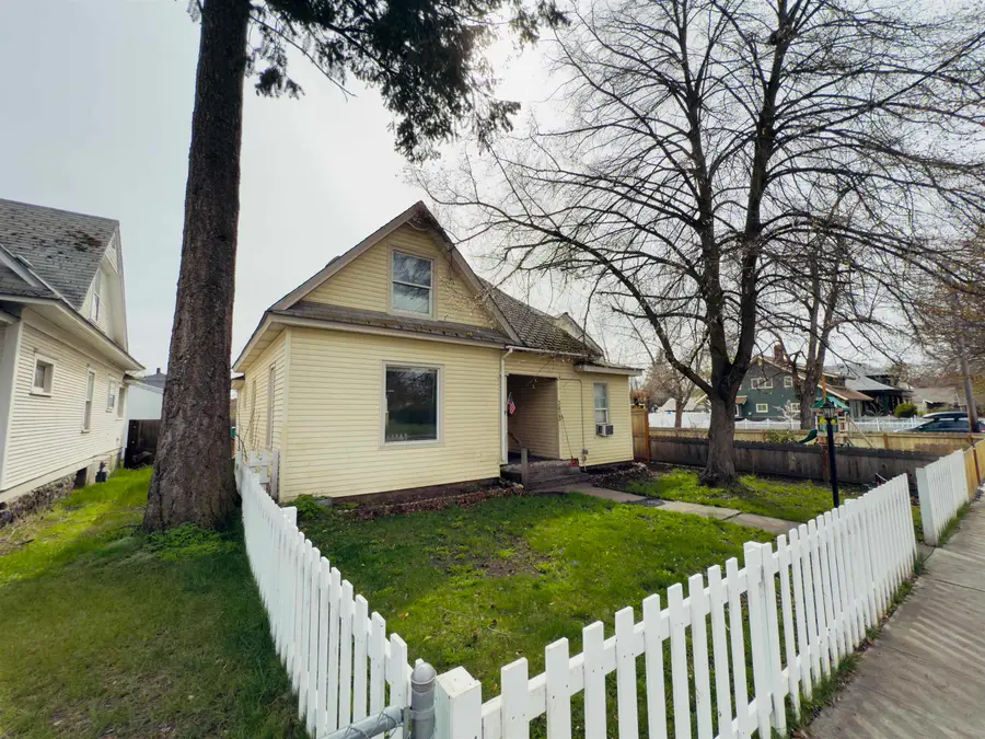 2823 W Sharp Ave, Spokane, WA 99201 - #3