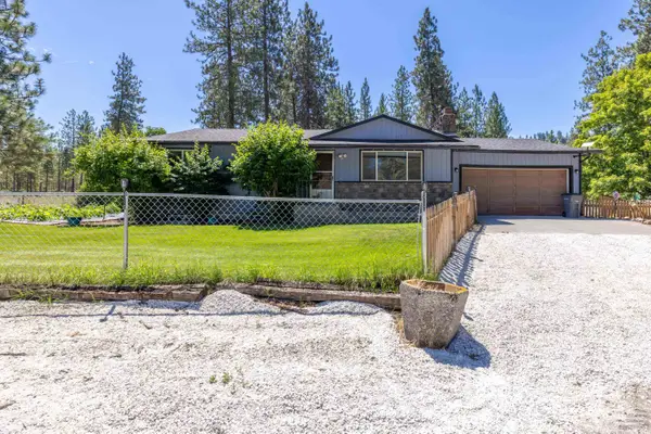 27615 W Long Lake Rd, Ford, WA 99013