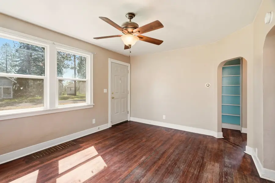 124 4th St, Cheney, WA 99004 - #3